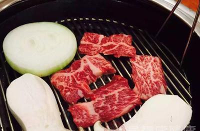 牛吃方瓜,探寻农耕文化的魅力