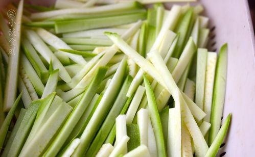 小瓜切丝怎么吃,小瓜切丝的多样美味吃法探索