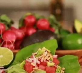 花样吃瓜聚餐,花样吃瓜，共享欢乐时光