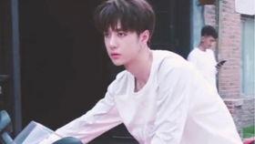 王一博围观吃瓜,揭秘娱乐圈幕后故事