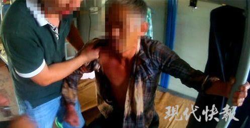 卖瓜女吃瓜视频搞笑,搞笑视频笑翻网友